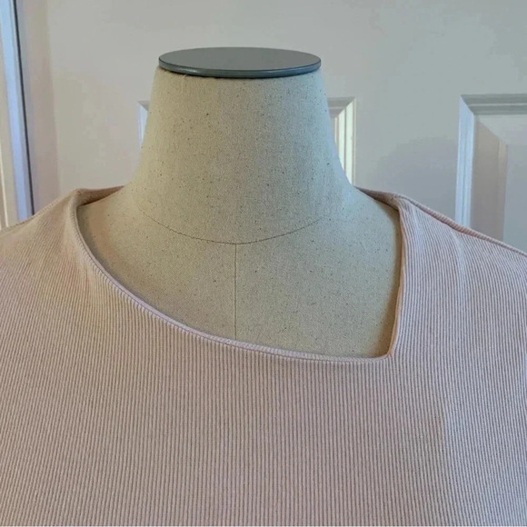 ORVIS T-shirt  Asymmetric Neck Shirt Womens Large Short Sleeve Lt Pink Ribbed - Picture 2 of 8